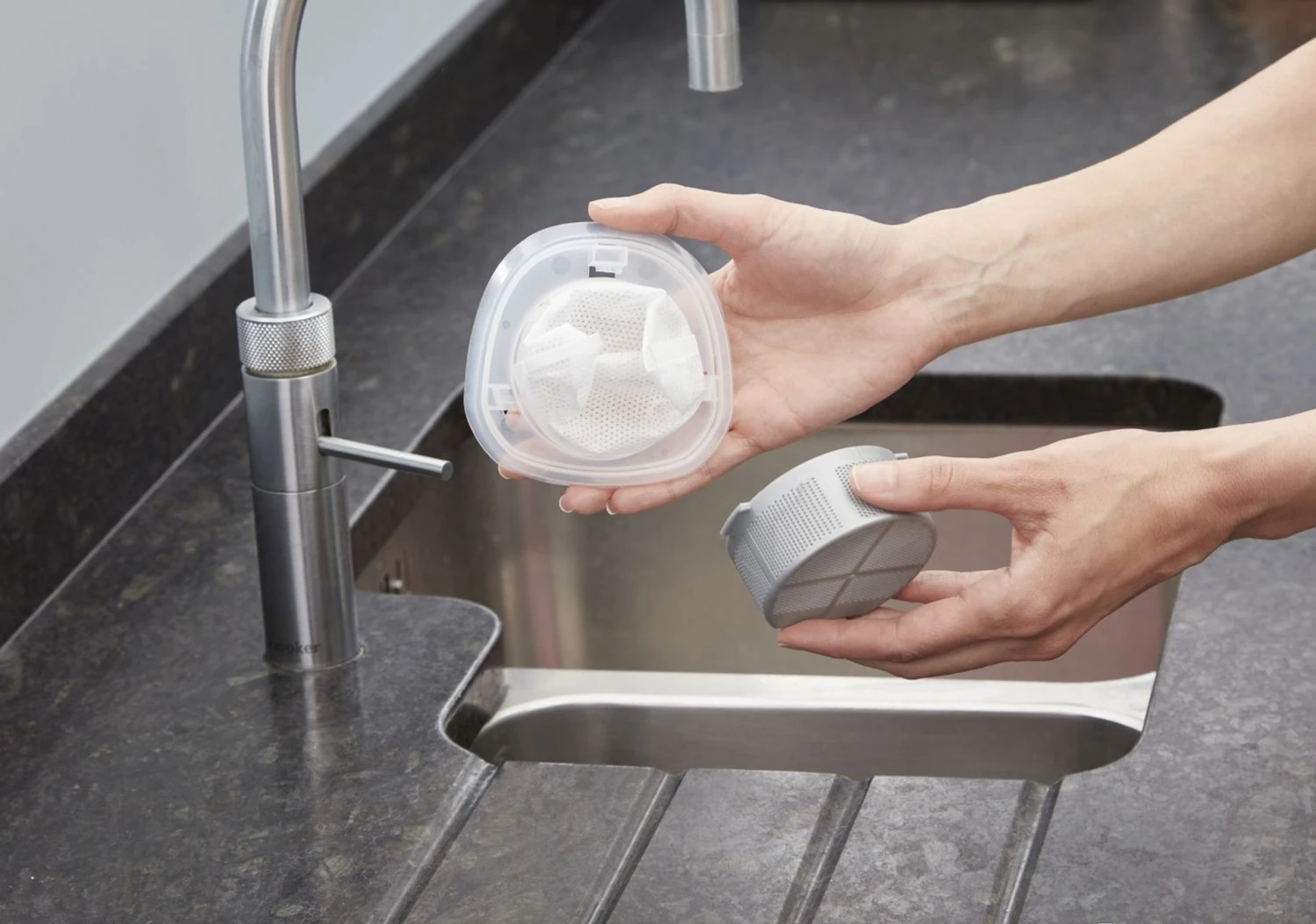 Black & Decker Black+Decker Li-ion Dustbuster 3.6v 5 Black & Decker Black+Decker Li-ion Dustbuster 3.6v - Image 3