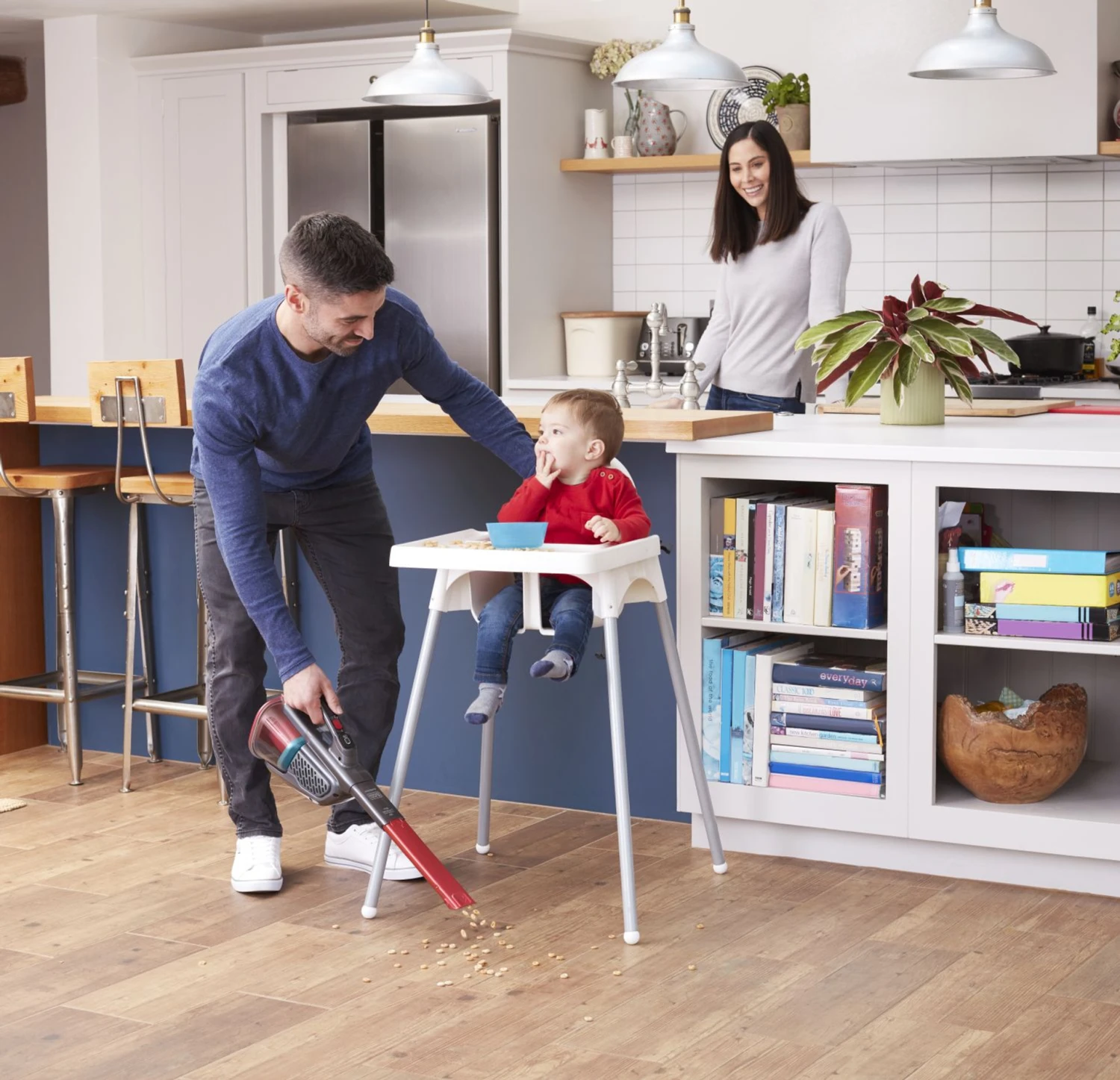 Black & Decker Black+Decker Li-ion Dustbuster 12v 8 Black & Decker Black+Decker Li-ion Dustbuster 12v - Image 6